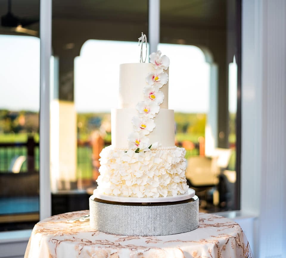Hibiscus Dreams — Wedding cake